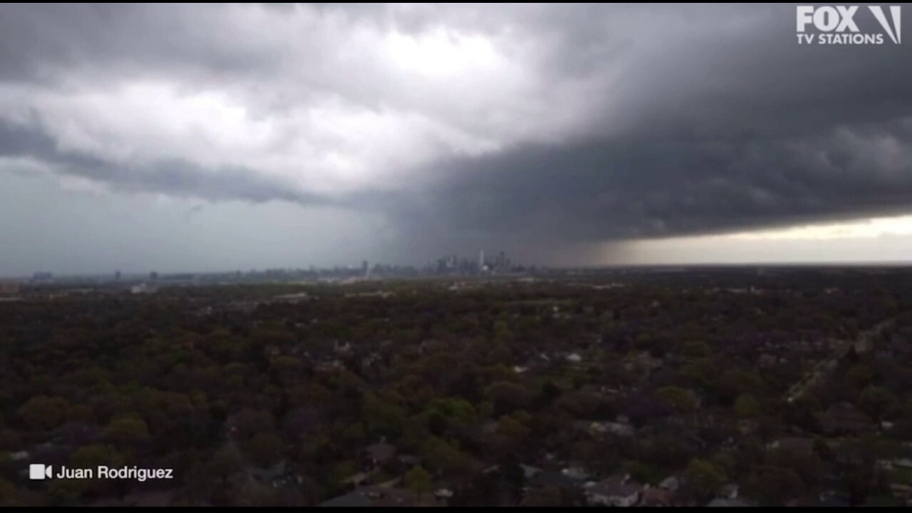 Storm system moves towards Dallas, Texas