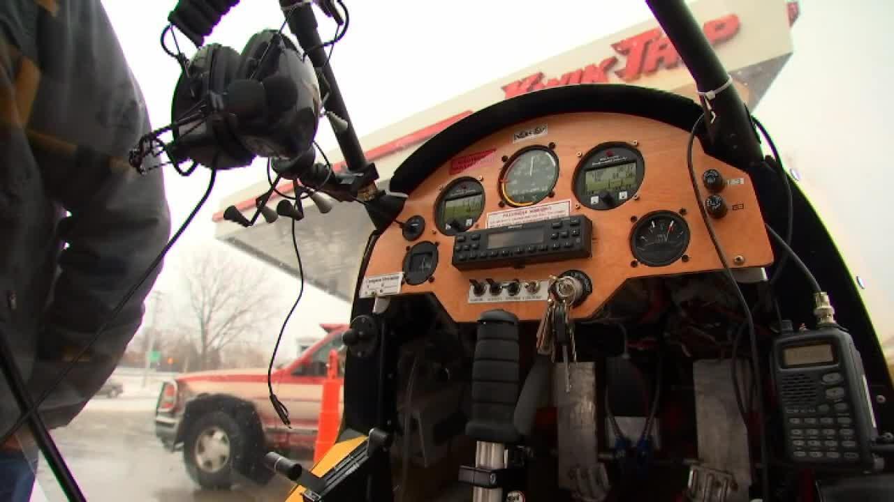 Pilot lands plane on Minnesota exit ramp