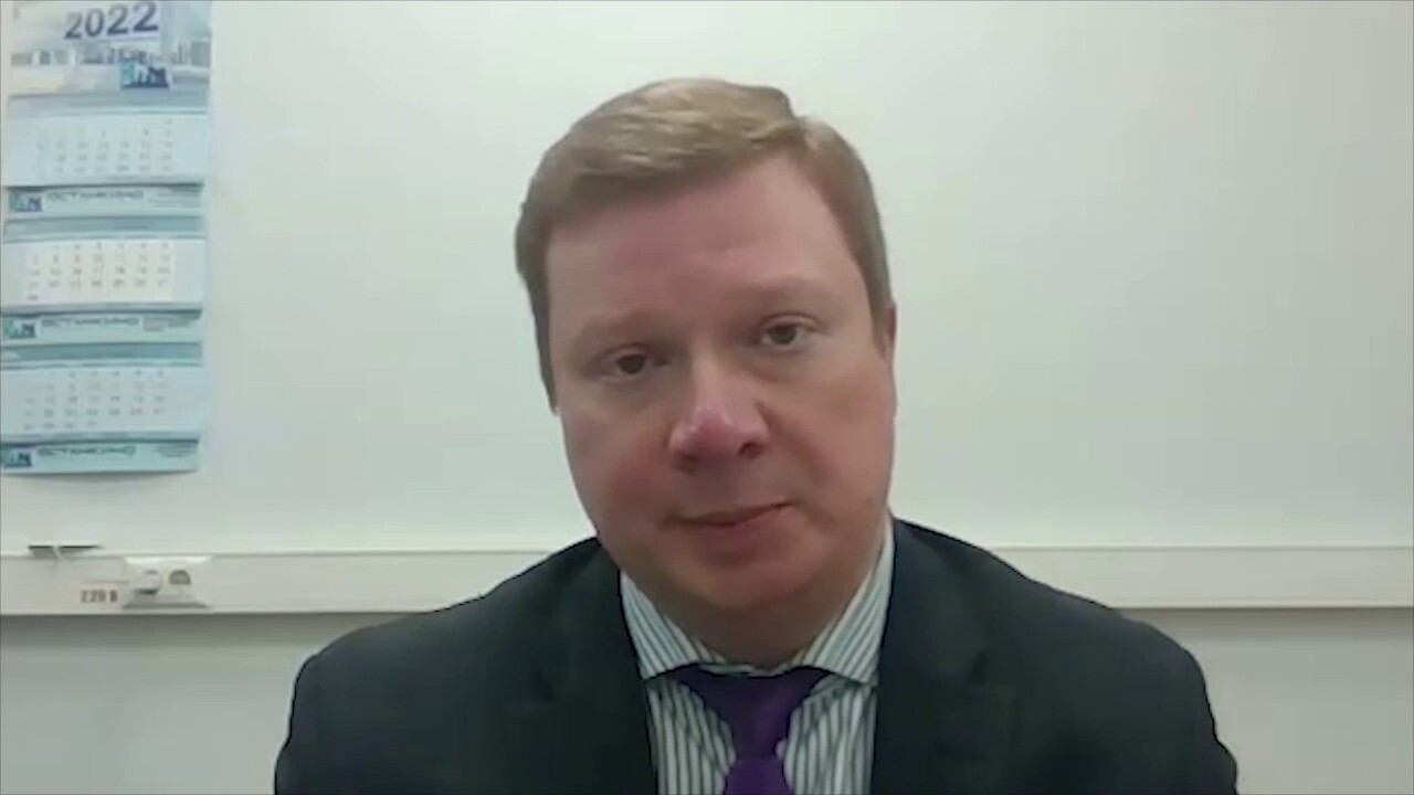 Amy Kellogg interviews Russian political scientist Dmitry Suslov