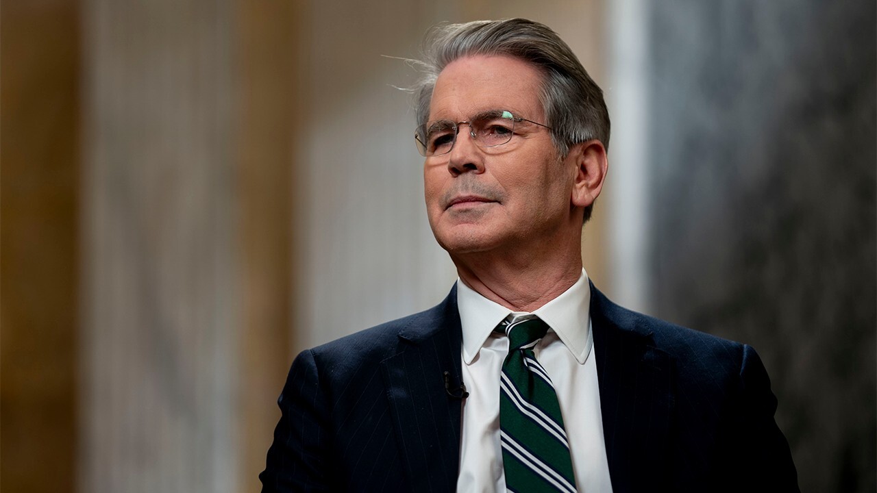 Center for Renewing America CEO Eric Teetsel weighs in on the Trump administration's intensifying conflict with the Federal Reserve and their upcoming court battle against Harvard University.