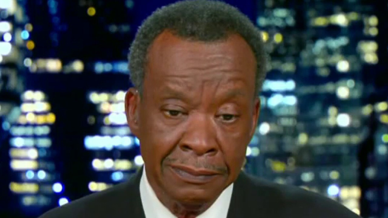 Chicago Mayoral candidate Willie Wilson slams Lightfoot ahead of election