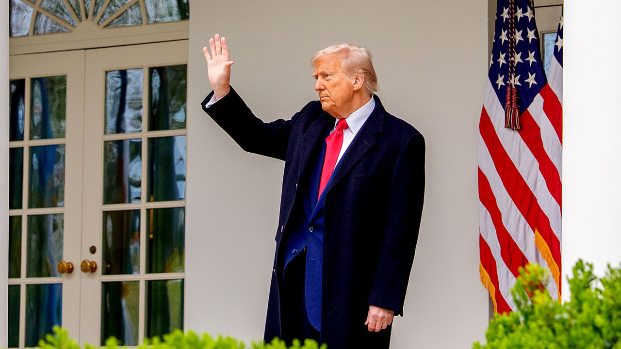 WATCH LIVE: President Trump leads America in prayer