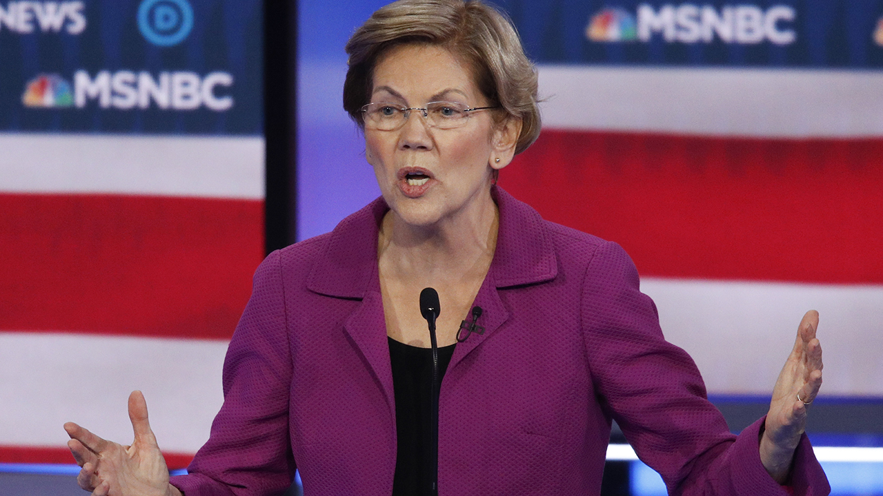 2020 hopeful Elizabeth Warren attacks opponents, grills Bloomberg at Las Vegas debate 