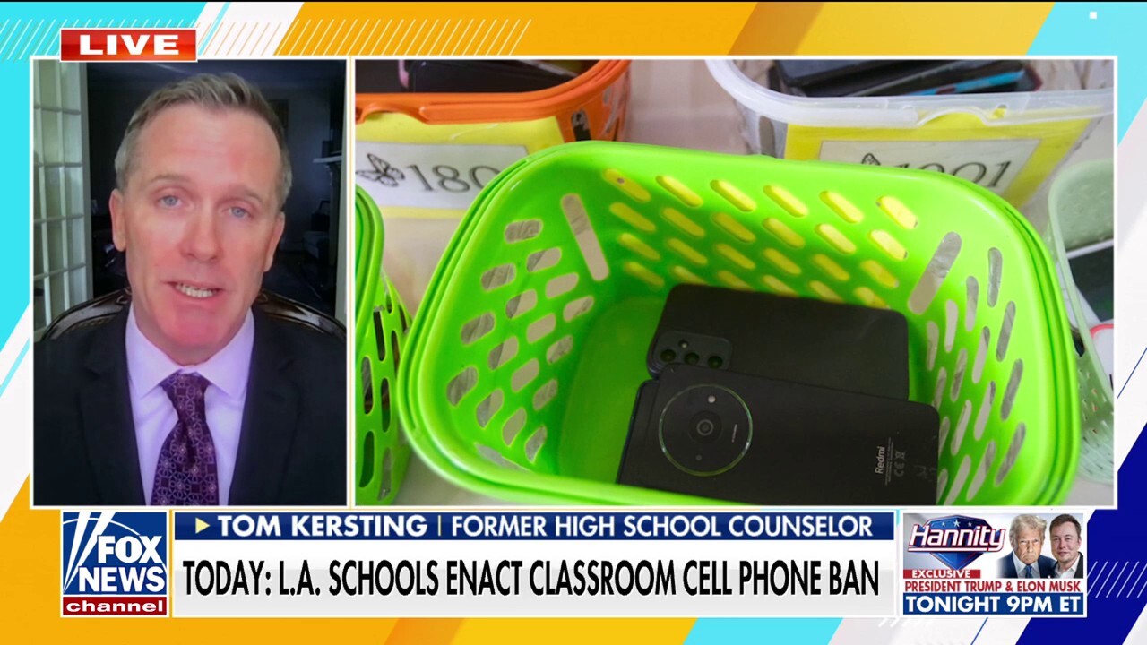 Cell phones banned in LA schools