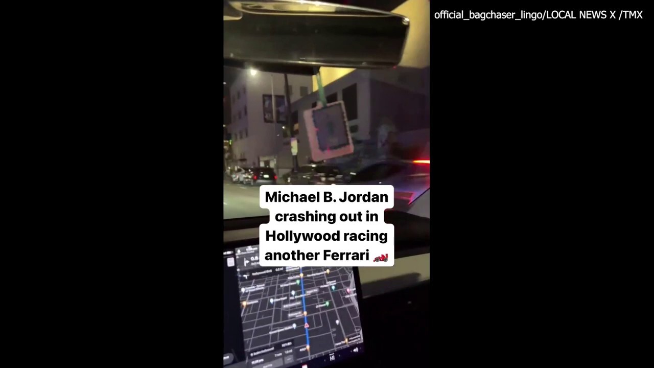 Майкъл Б Джордан изглежда губи контрол над своето Ферари и