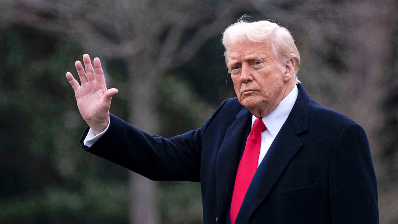  President Trump participates successful  Easter supplication  service
