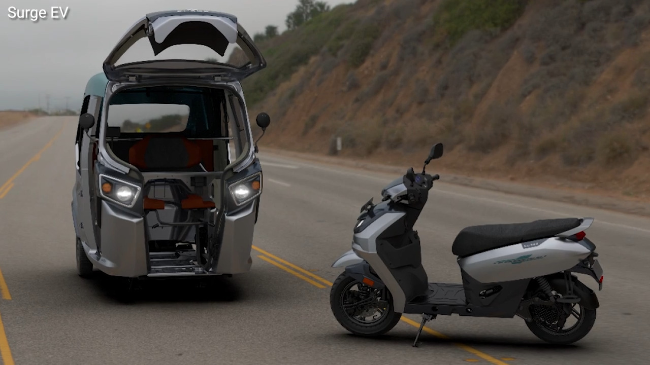 An electric vehicle can transform from a 3-wheel rickshaw to a 2-wheel scooter in minutes