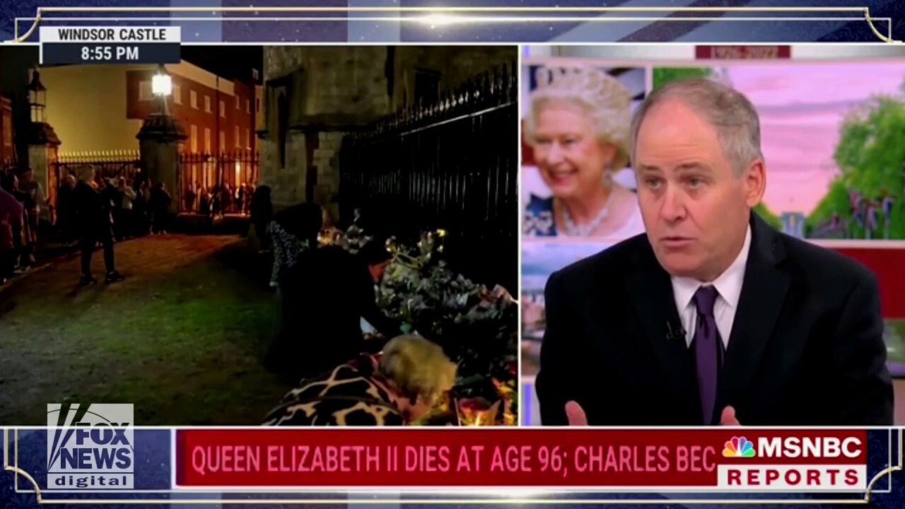 MSNBC analyst compares Queen Elizabeth II to Barack Obama