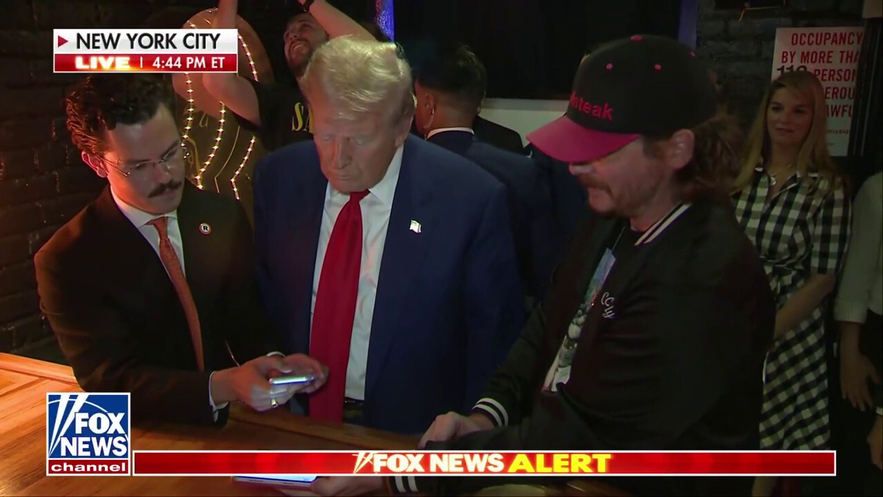 Trump makes stop at PubKey, a Bitcoin bar in NYC