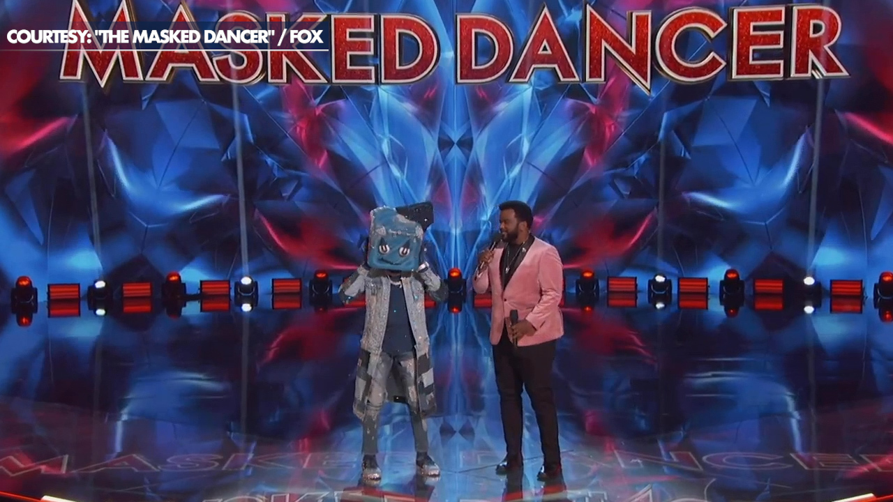 Craig Robinson talks hosting 'The Masked Dancer.' shows off his moves