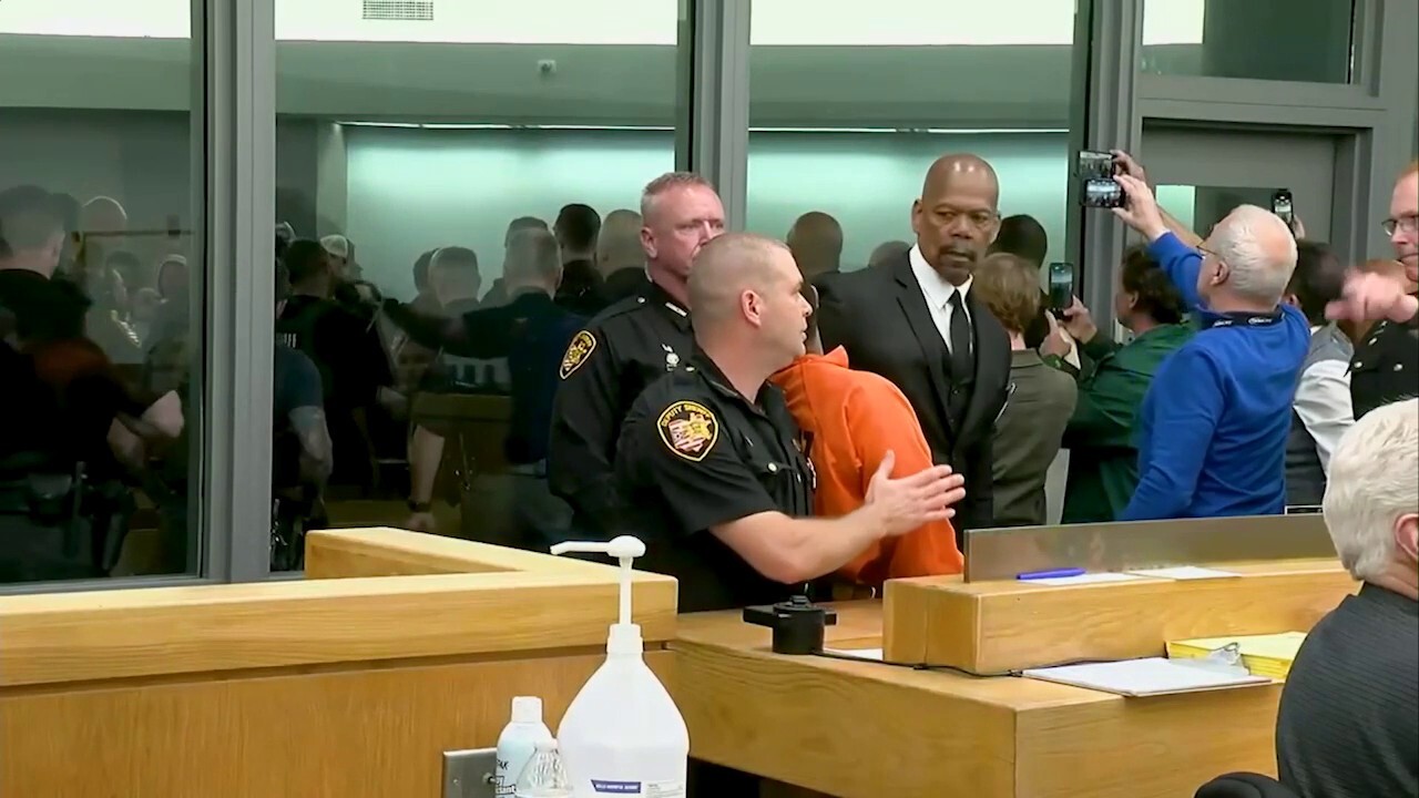 Disturbance disrupts Ohio courtroom as man accused of killing deputy attends bond hearing