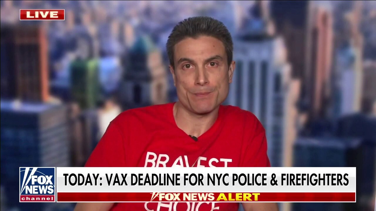 FDNY firefighter risks losing job over vaccine mandate for first responders: ‘This is extortion’