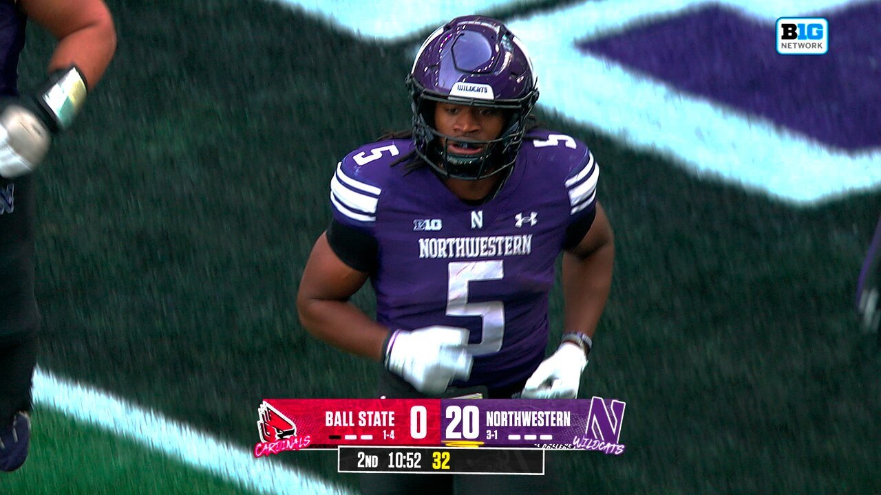 Caleb Komolafe rushes for 14-yard TD run, extending Northwestern's lead vs Ball State