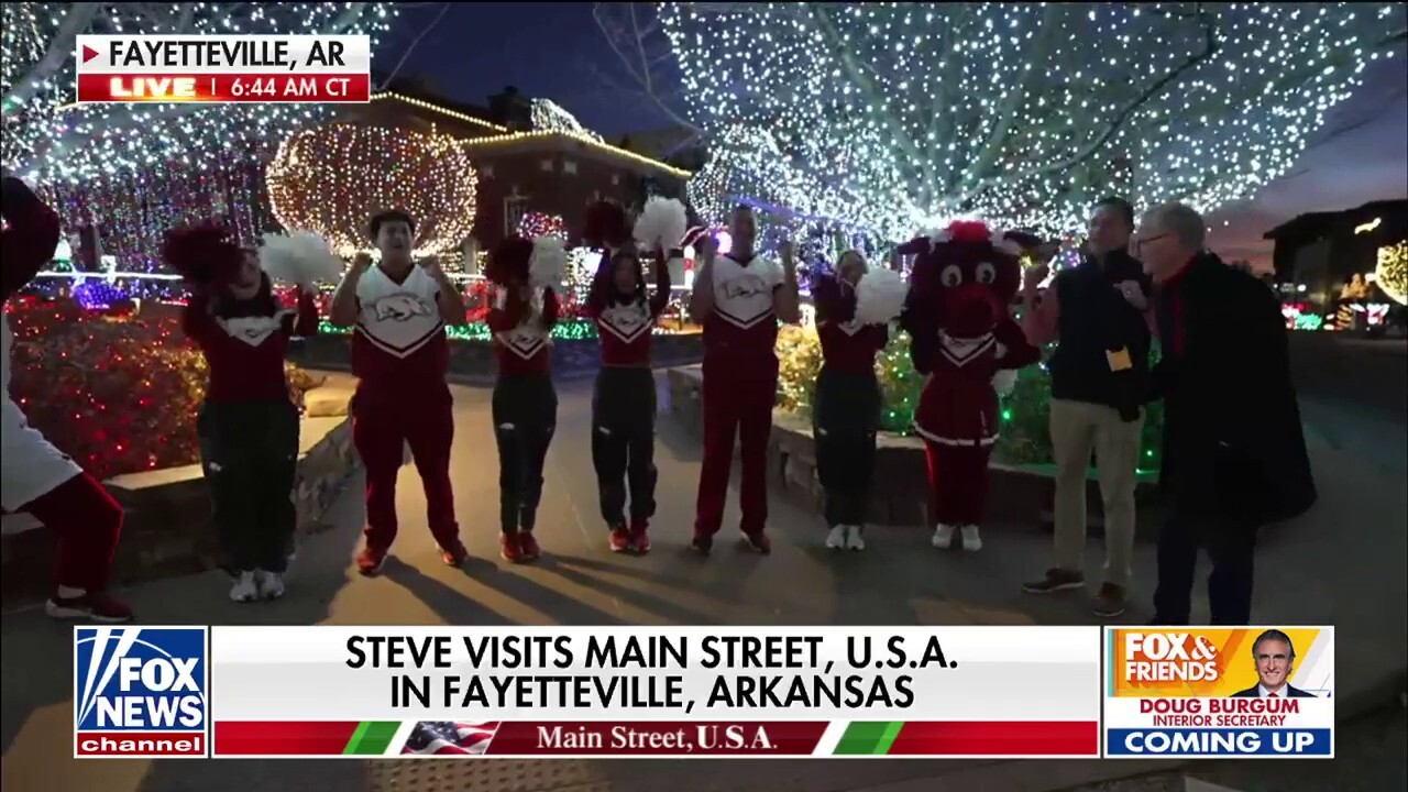 Fox News' Steve Doocy visits Fayetteville to view over 500,000 Christmas lights on display and learn what goes into the setup and upkeep of the display.