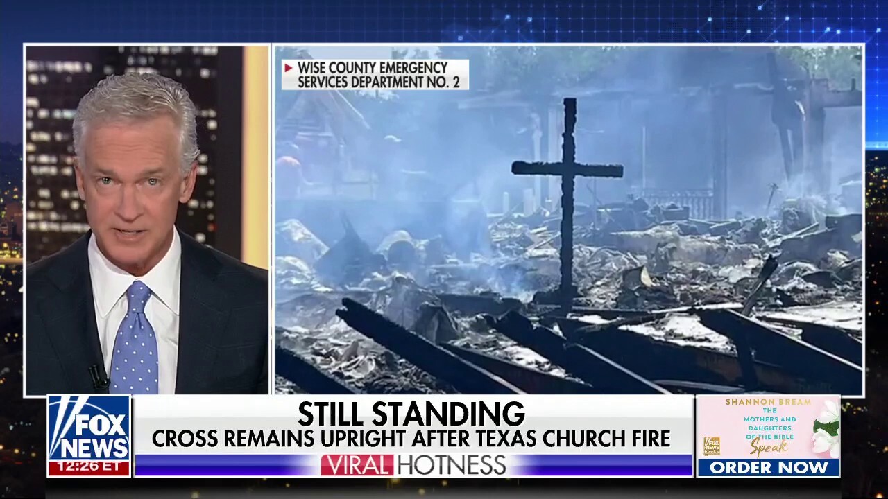 Cross remains only thing standing after Texas church burns down