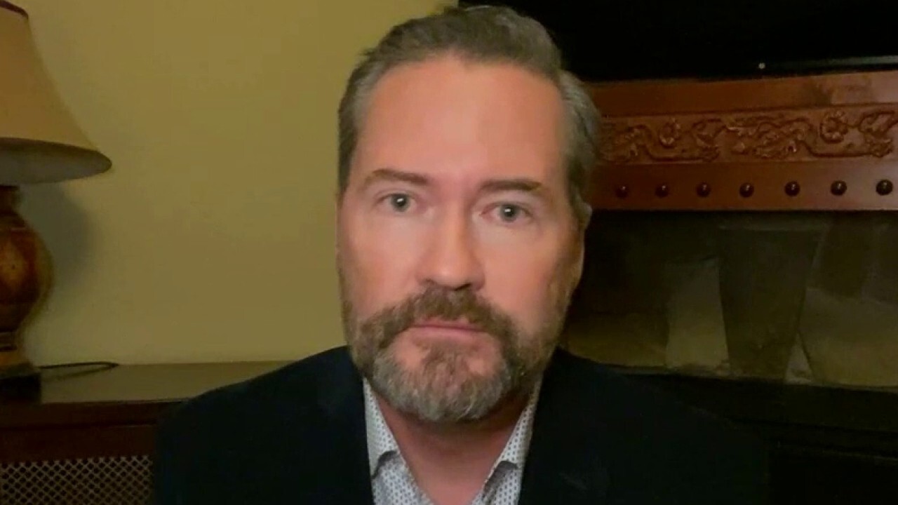 Rep. Waltz rips for Pelosi for 'politics at its worst' in stimulus talks