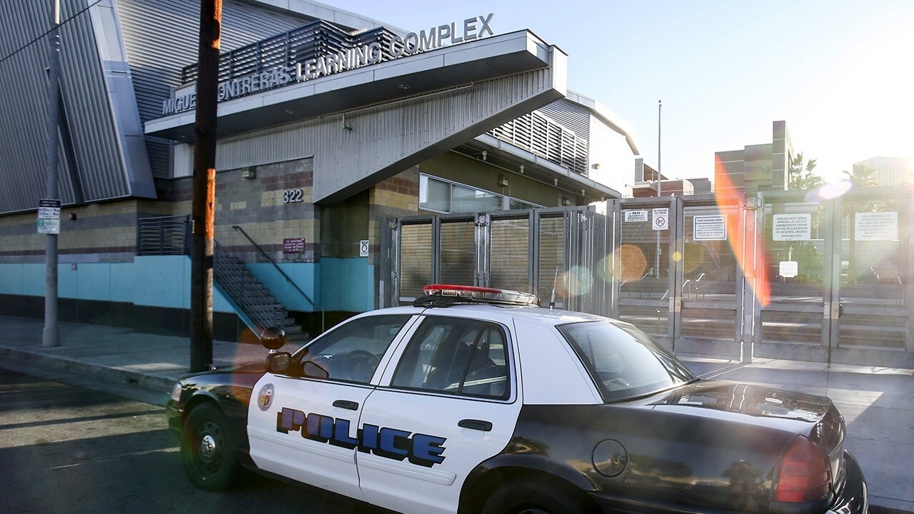 Los Angeles school board overhauls police force 