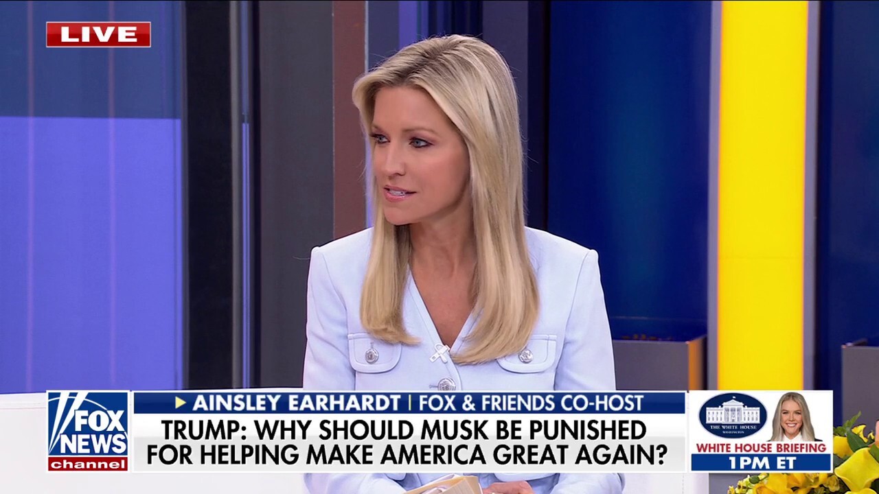  Ainsley Earhardt calls out the left's 'evil' taunting of Elon Musk: 'Why?'