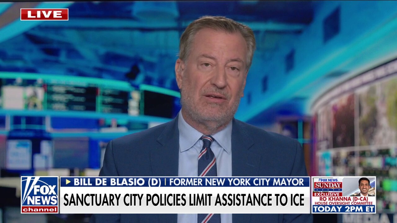 Bill de Blasio slams 'broken' Biden border policies: 'That's not what we should be doing'