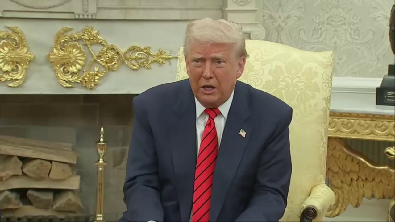 Trump offers to help Obama with presidential library 'disaster'