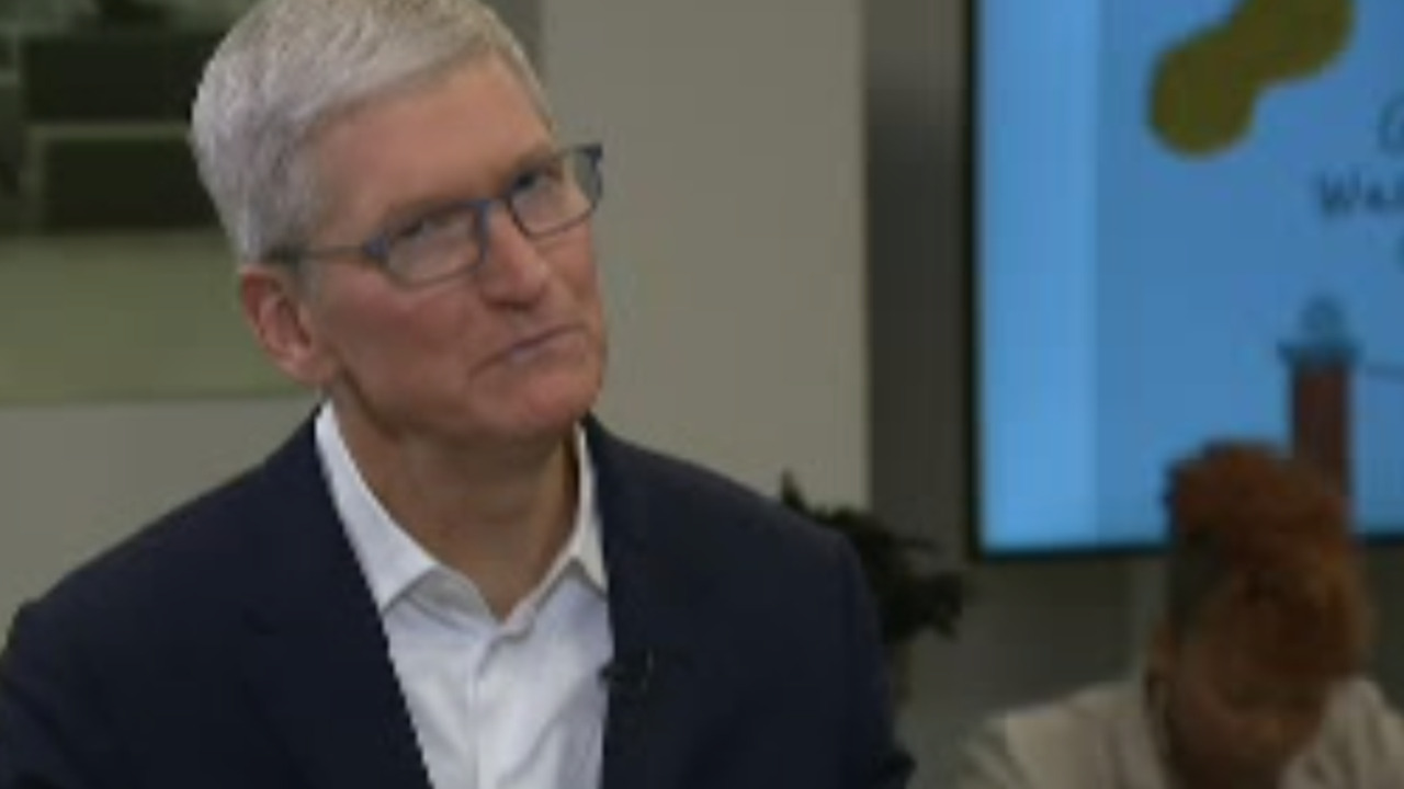 Apple CEO Tim Cook helped launch a coding initiative for students in his home state of Alabama. FOX Business' Susan Li was there with exclusive access and a sit-down interview.
