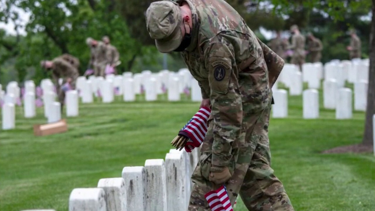 The Old Guard honors America's fallen heroes at Arlington National Cemetery