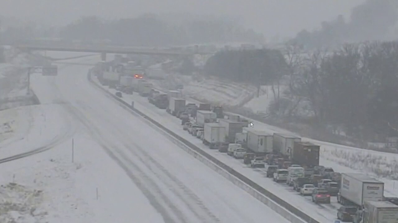 85-vehicle Wisconsin pileup injures 27, blocks interstate for hours in both directions