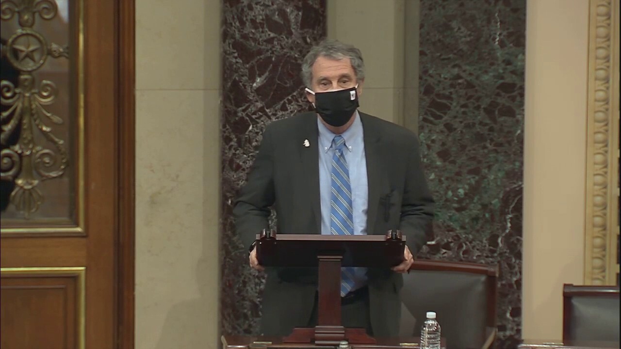 Sen. Sherrod Brown scolds GOP Sen. Dan Sullivan for not wearing a mask