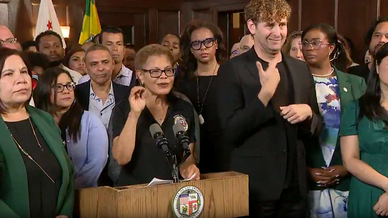 WATCH LIVE: Los Angeles Mayor Bass holds briefing on anti-ICE riots