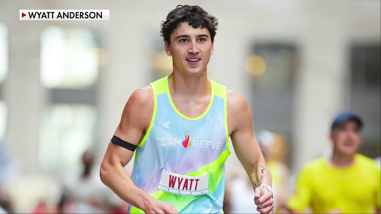 Teen finishes Chicago Marathon after paralyzing spinal injury