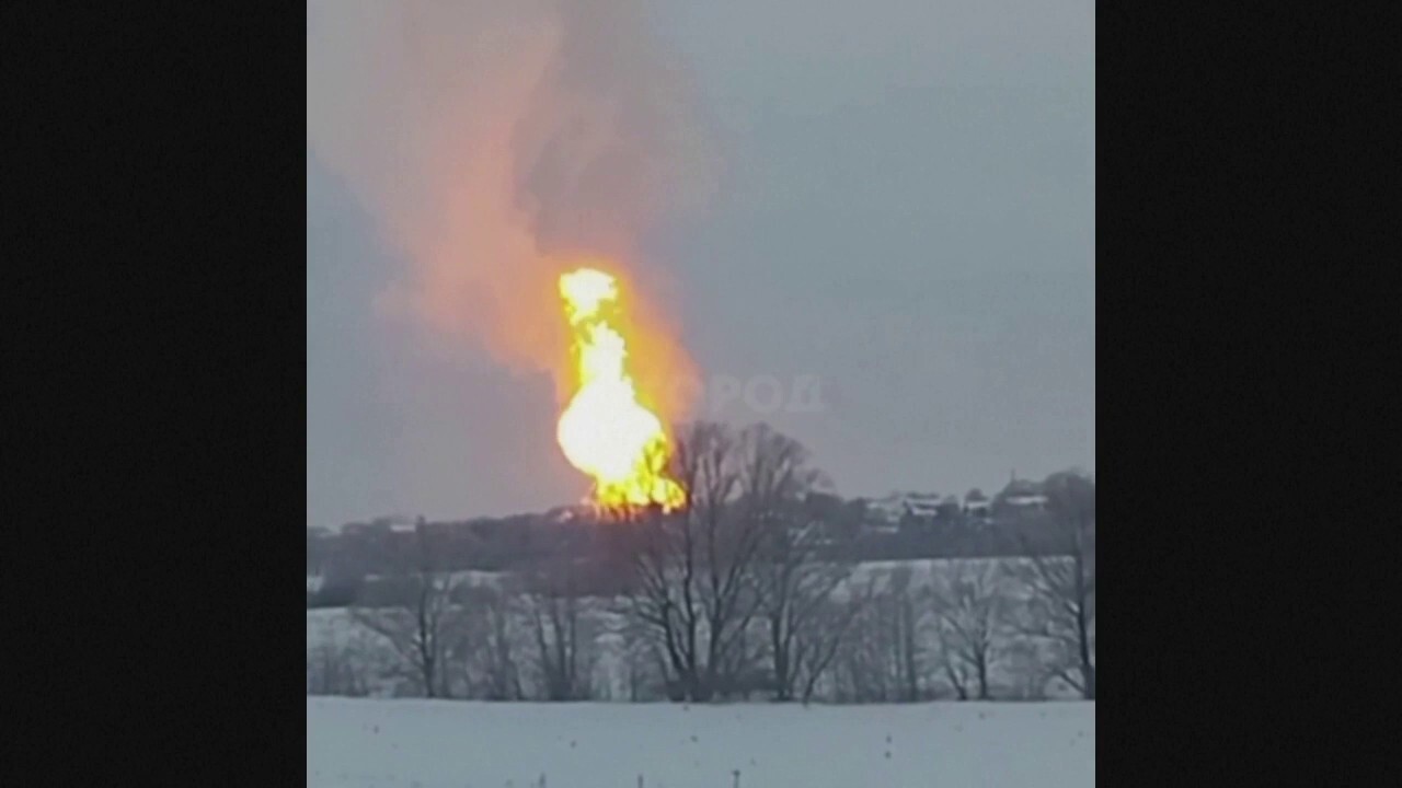 Russian gas pipeline explodes, killing 3