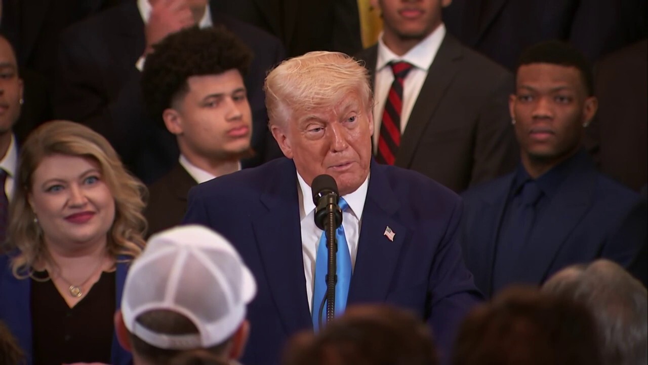 Trump praises Tim Tebow's success, takes shot at Jets