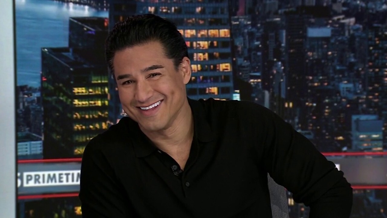 Mario Lopez shares heartwarming new Christmas movie featuring his family 