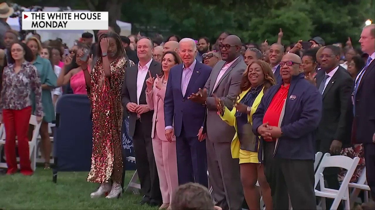 President Biden appears to freeze at White House Juneteenth concert
