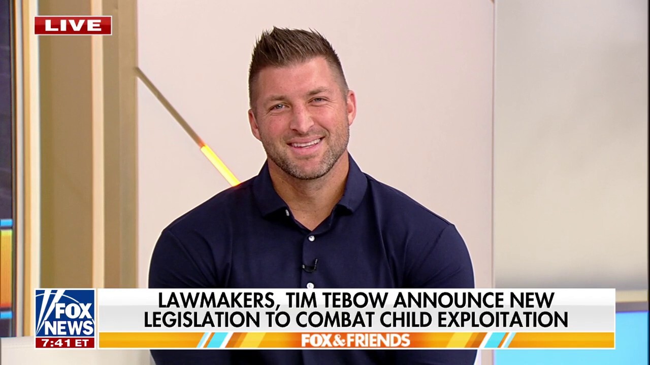 Tim Tebow joins lawmakers in announcing bill to combat child exploitation