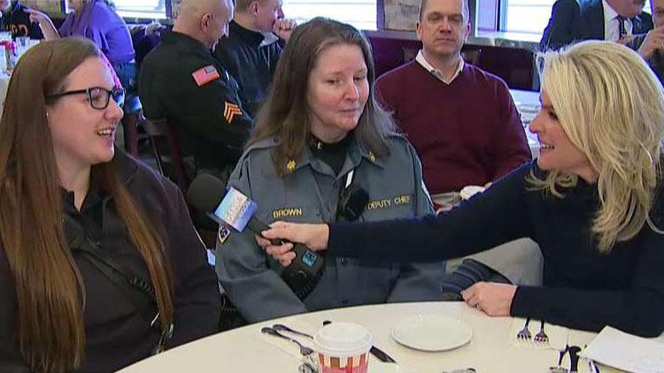 New Jersey diners enjoy 'Coffee with a Cop' at local restaurant
