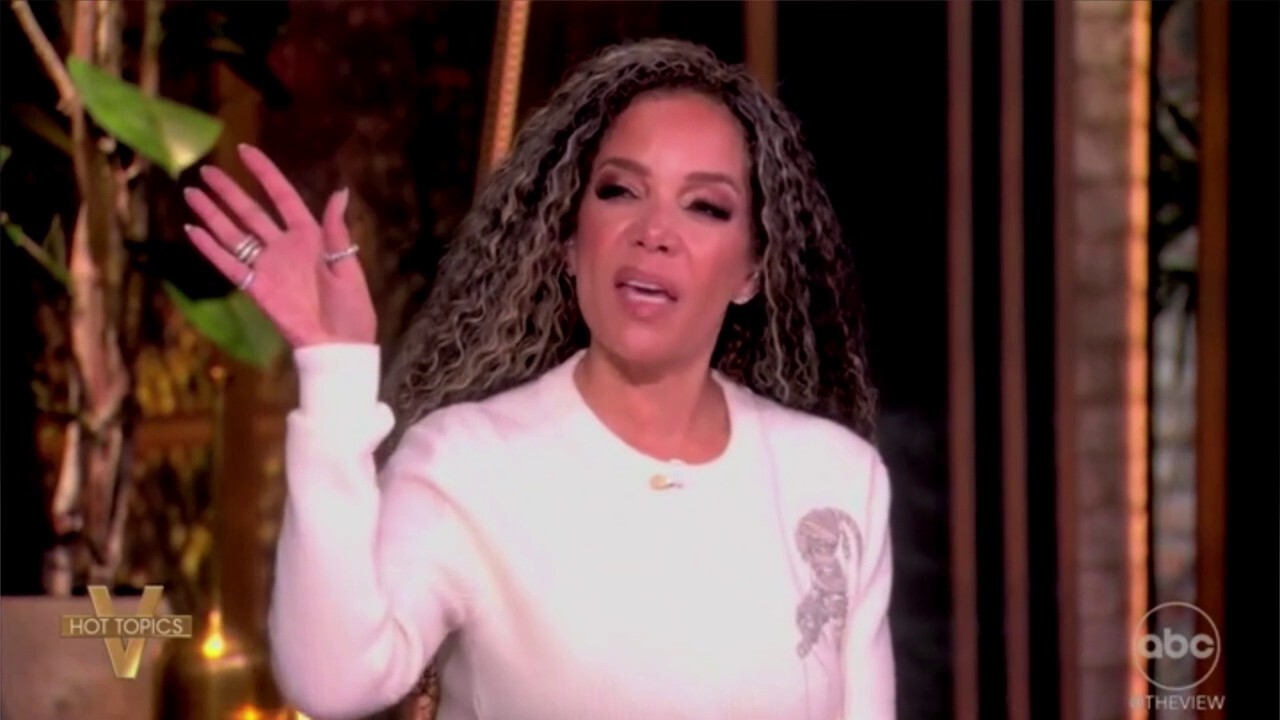 ‘The View’ co-host sunny Hostin hopes Trump voters unable to have Thanksgiving dinner will force GOP to negotiate to end the shutdown ‘The View’ co-host sunny Hostin hopes Trump voters unable to have Thanksgiving dinner will force GOP to negotiate to end the shutdown