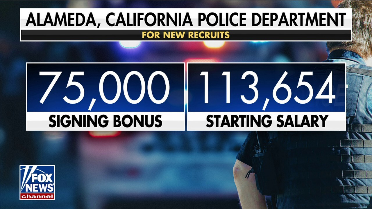 Калифорнийският град се бори да наеме полицаи въпреки най-високия в нацията бонус за подписване: `Те са отчаяни`