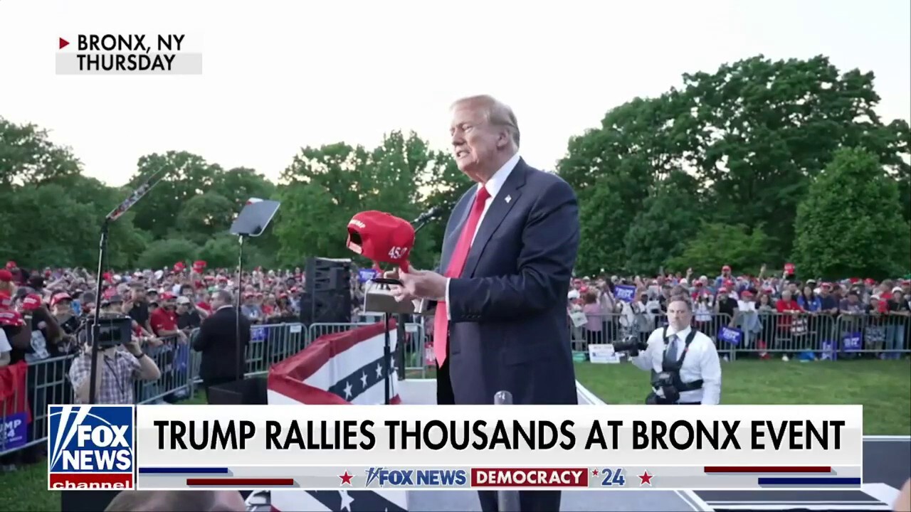 Trump drew 'diverse crowd' of thousands of supporters at Bronx event: Bryan Llenas
