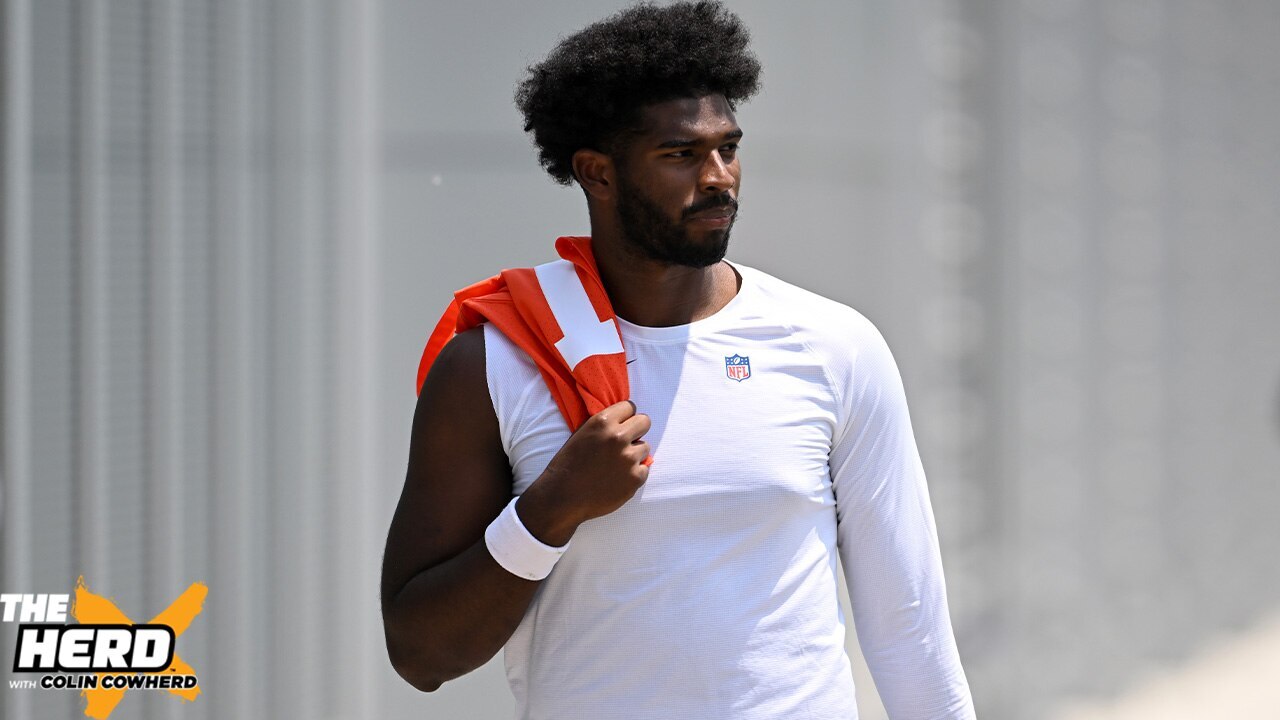 Browns Superfan WWE Star споделя думи на мъдрост за Shedeur Sanders 