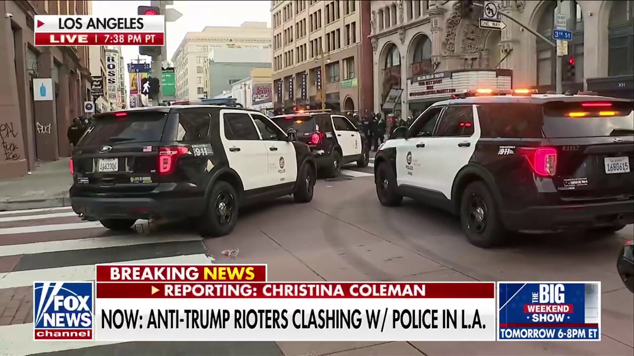 Anti-Trump rioters clash with police in Los Angeles