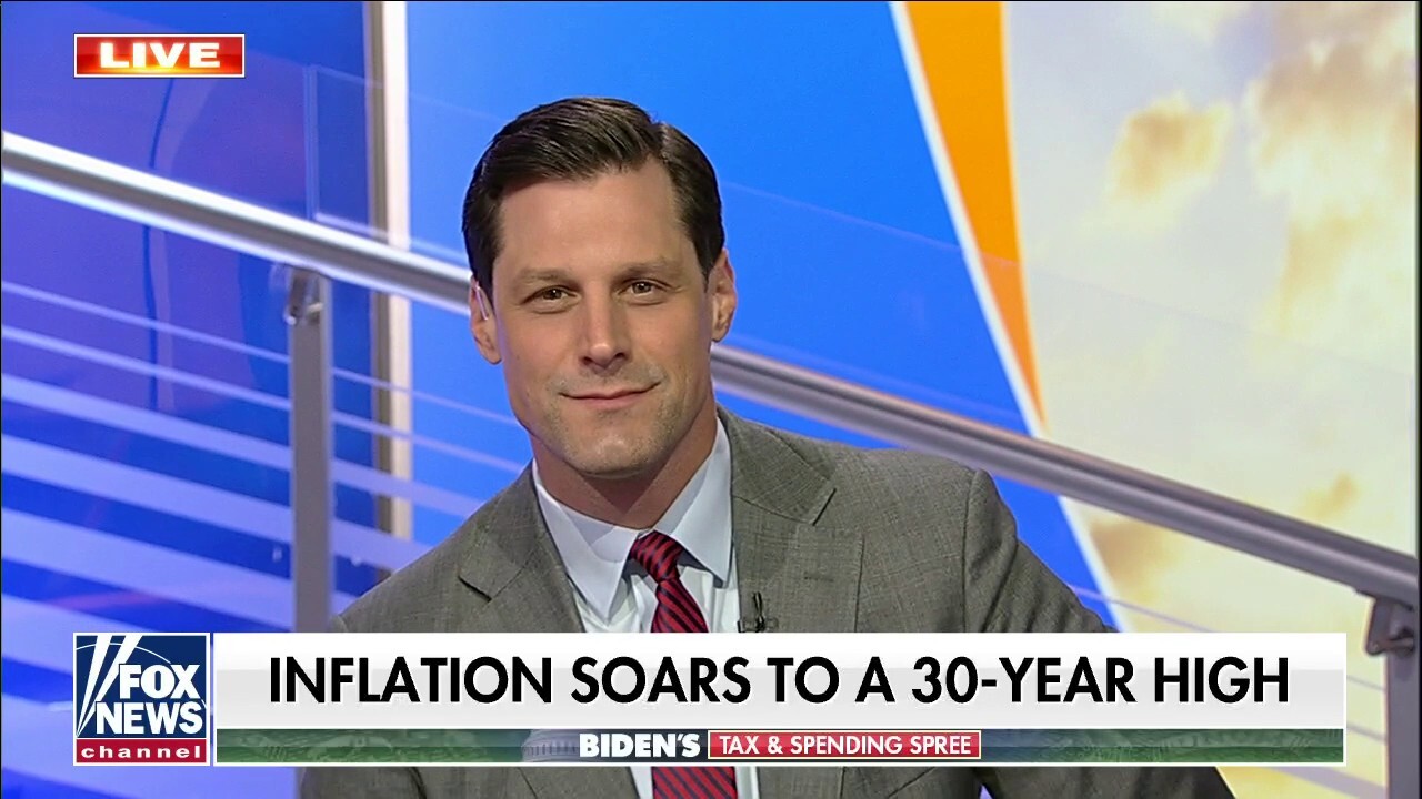 Economics professor calls energy prices 'concerning,' predicts inflation continues into 2022