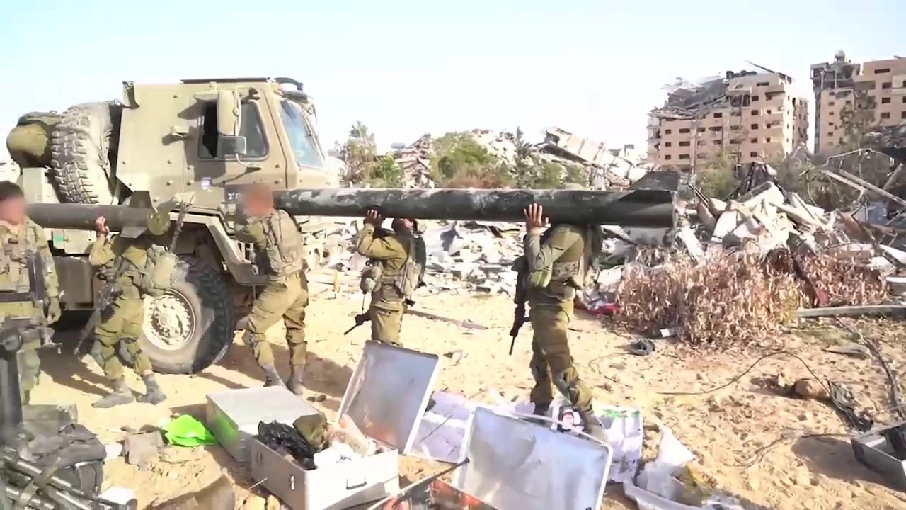 Израелските военни публикуваха видео, след като откриха един от „най-големите оръжейни складове на Хамас в ивицата Газа“