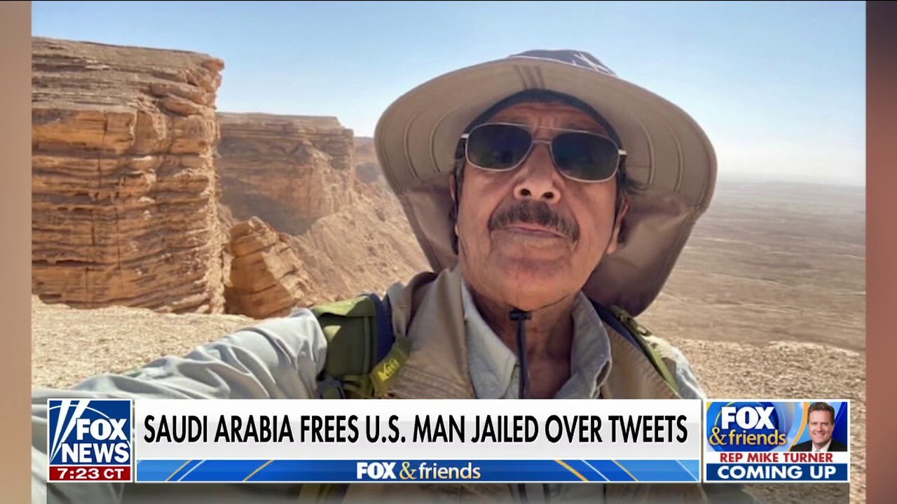 Saudi Arabia frees US citizen jailed over tweets