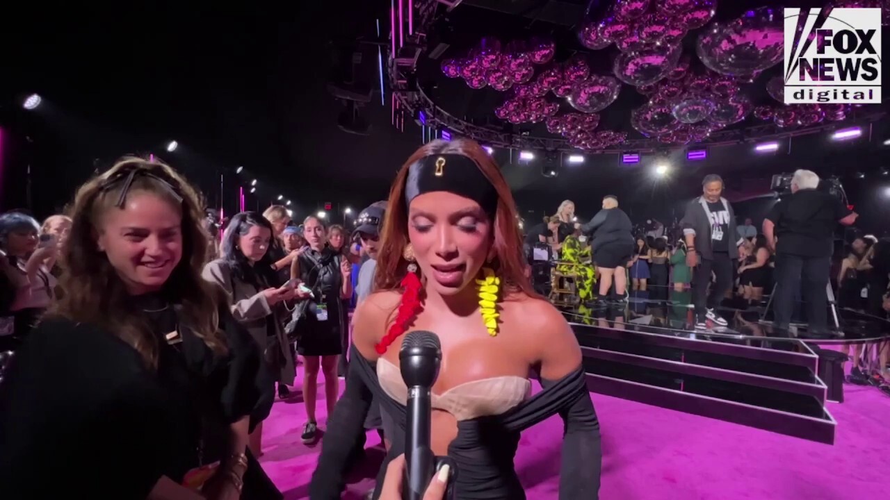 Anitta walks the red carpet at the 2023 MTV VMAs 