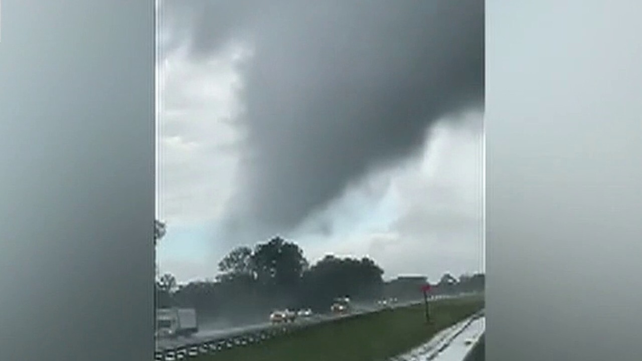 Tornado caught on camera roaring across Florida interstate