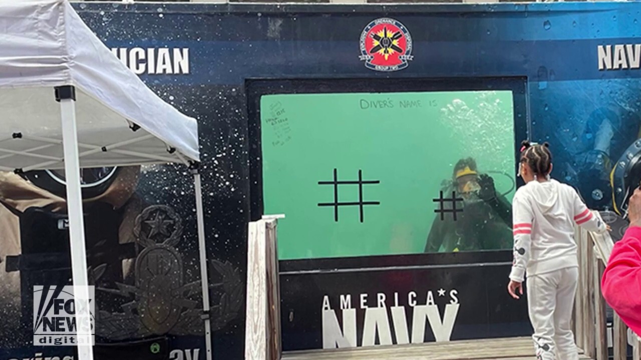 During Fleet Week, US Navy shows off its superior diving skills