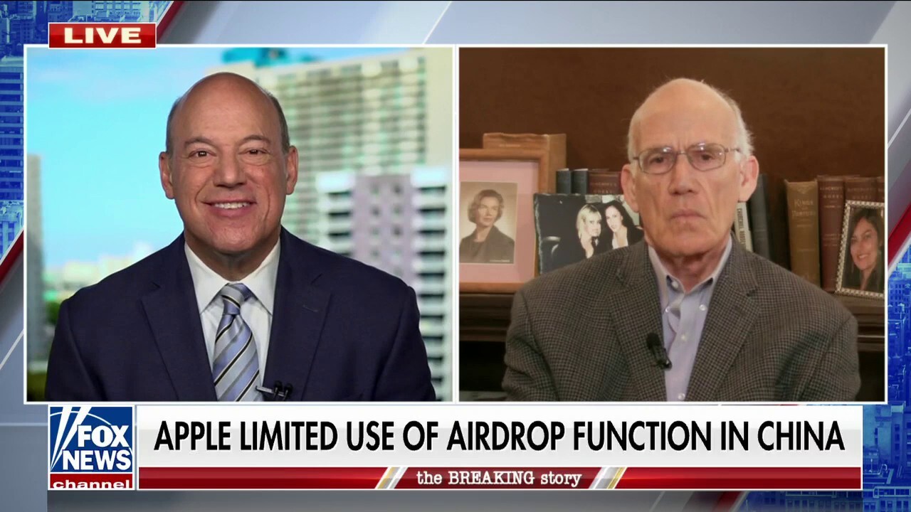 Former White House press secretary Ari Fleischer and Hoover Institution senior fellow Victor Davis Hanson react to Apple limiting the airdrop feature in China on 'The Story.'