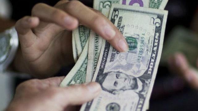 Extra cash in paycheck giving Americans an appetite to spend