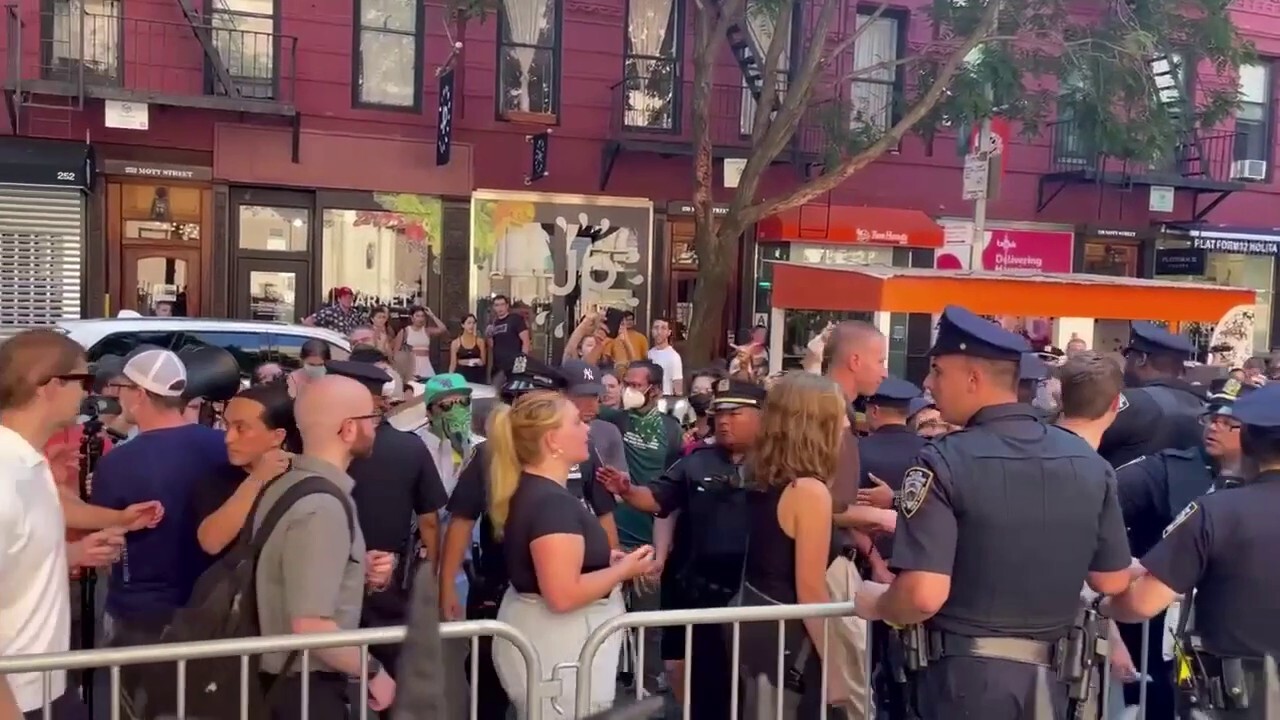 Pro-abortion protesters clash with anti-abortion Catholics in New York City